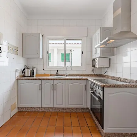 2bdr Ocean View & Large Private Terrace In *