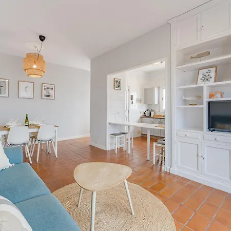 2bdr Ocean View & Large Private Terrace In Appartement