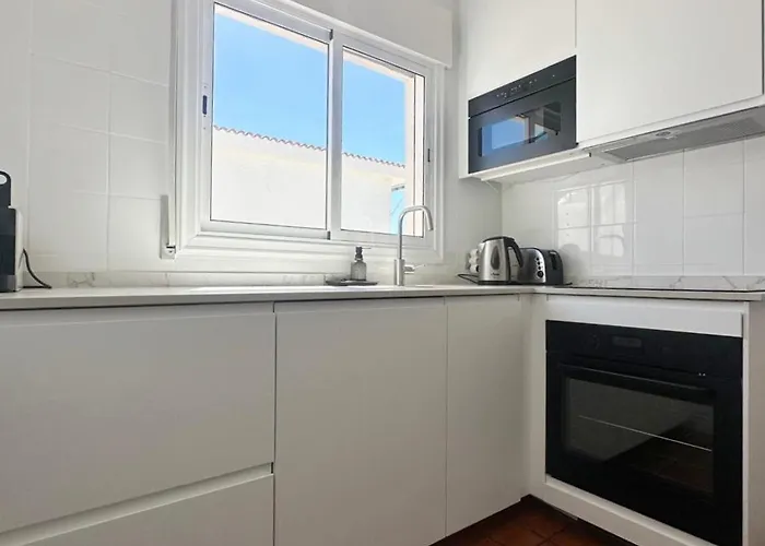 아파트 2bdr Ocean View & Large Private Terrace In *