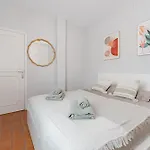 2bdr Ocean View & Large Private Terrace In Apartment *