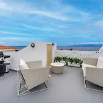 2bdr Ocean View & Large Private Terrace In Apartament