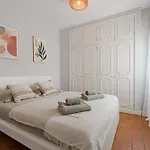 Apartament 2bdr Ocean View & Large Private Terrace In *
