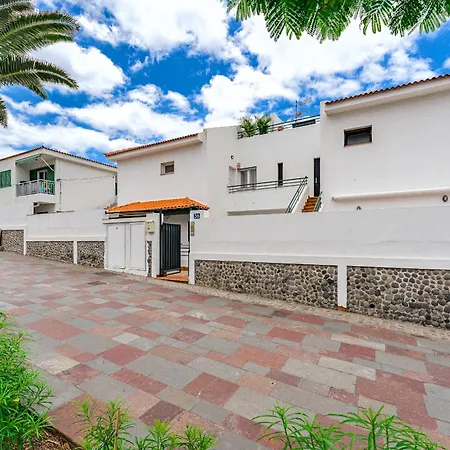 2bdr Ocean View & Large Private Terrace In