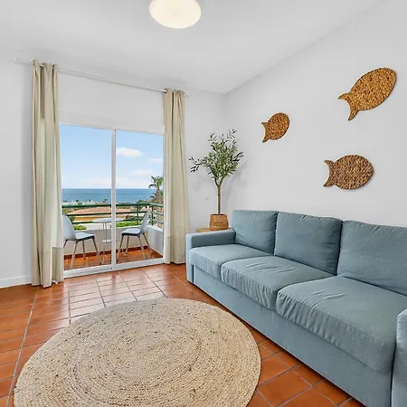 2bdr Ocean View & Large Private Terrace In *