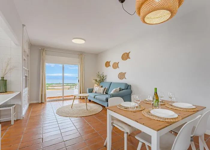 Апартаменты 2bdr Ocean View & Large Private Terrace In