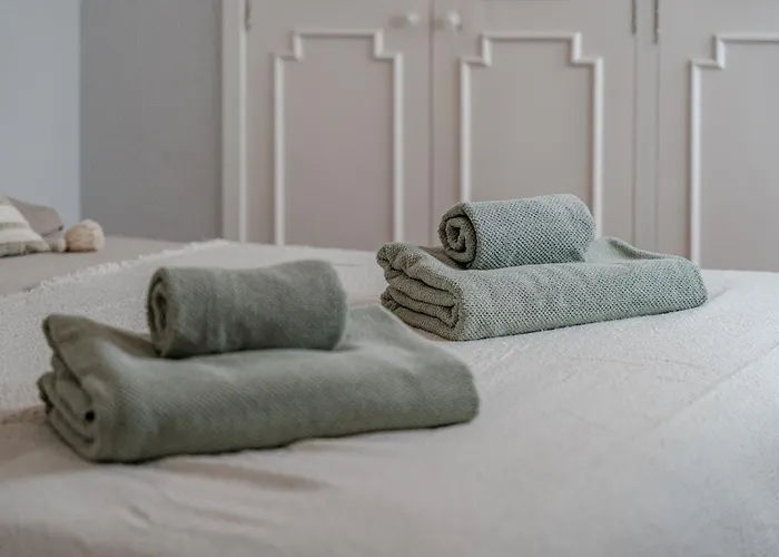 2bdr Ocean View & Large Private Terrace In *