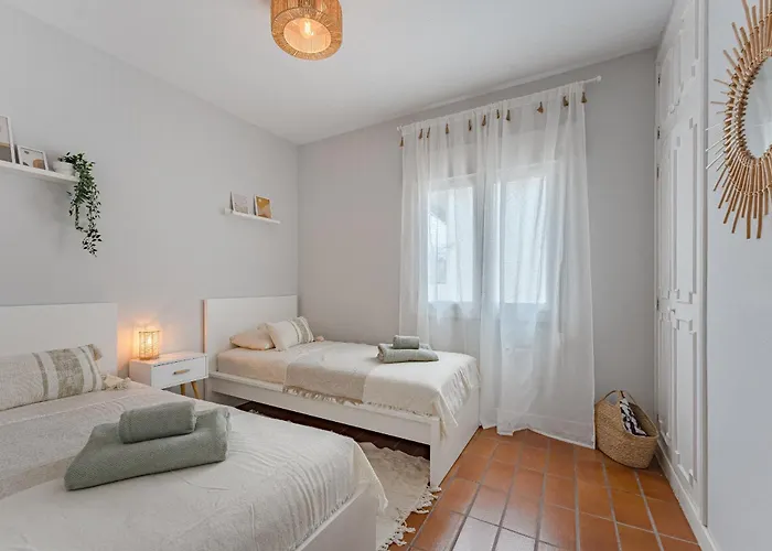 2bdr Ocean View & Large Private Terrace In 아파트 *