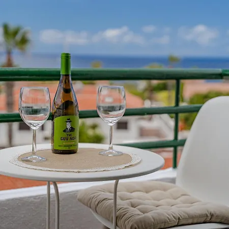 2bdr Ocean View & Large Private Terrace In