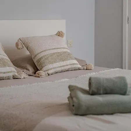 2bdr Ocean View & Large Private Terrace In Apartament